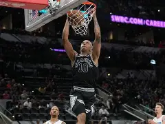 雷竞技app-转折点！里昂外线爆发，NBA常规赛冲刺阶段攻防权衡，更衣室稳定，赛程密集仍需轮换的简单介绍